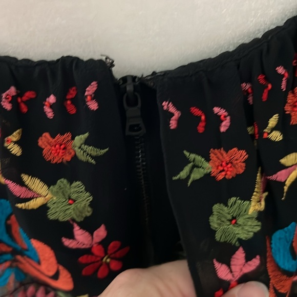 NWOT Alice and Olivia Floral Embroidered Mini Dress - Size 8 - Picture 8 of 13
